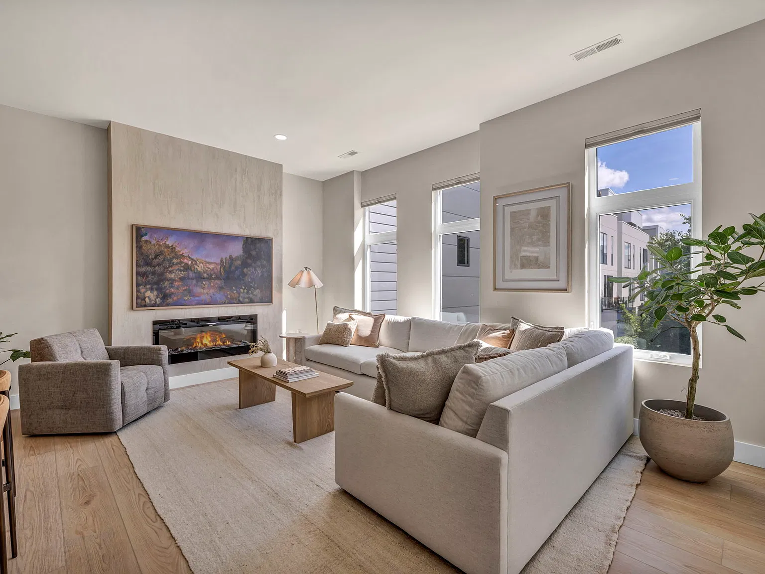 4 bed, 4.5 bath, 2071 sqft, $8,000 — Photo 3