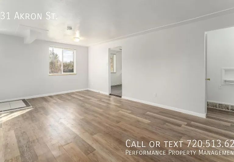 1231 Akron St — Photo 10