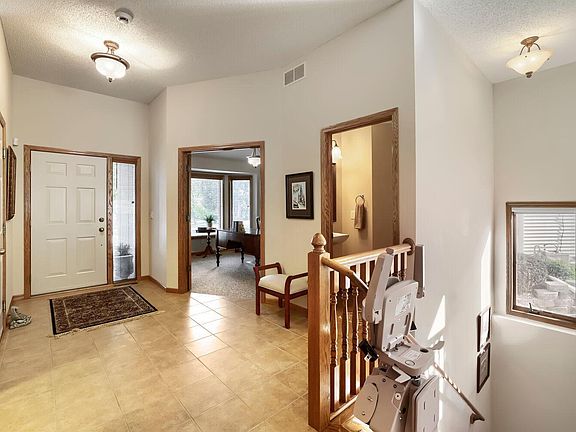 3rd image of 14971 Summit Cir NW
