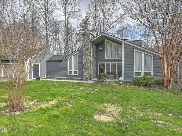 531 Terrace Lake Dr, Johnson City, TN 37601