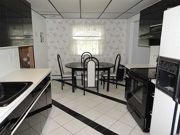 5th image of 410 Garden St