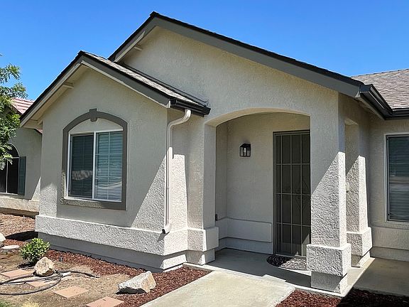 2nd image of 1056 Yellowstone Dr