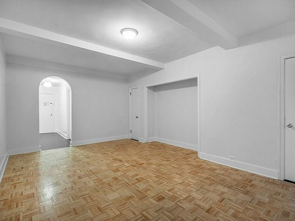 3rd image of 307 E 44th St APT 1213