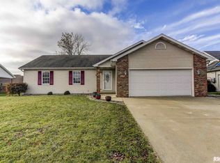 513 Lakeview Dr, Sherman, IL 62684