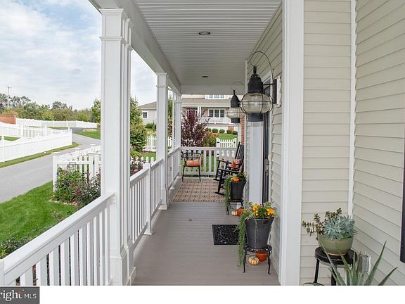 2nd image of 1007 Linden Ave