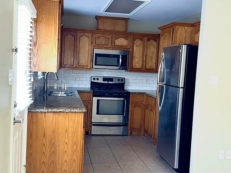 701 S Logan Dr #4 — Photo 5