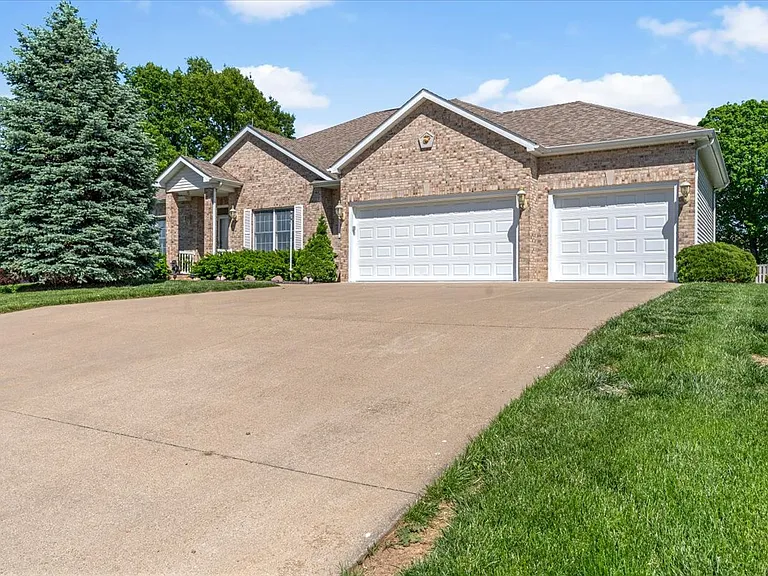 114 Heatherstone Dr #1 — Photo 4