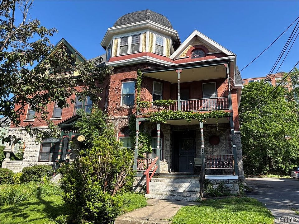 2nd image of 203 Green St