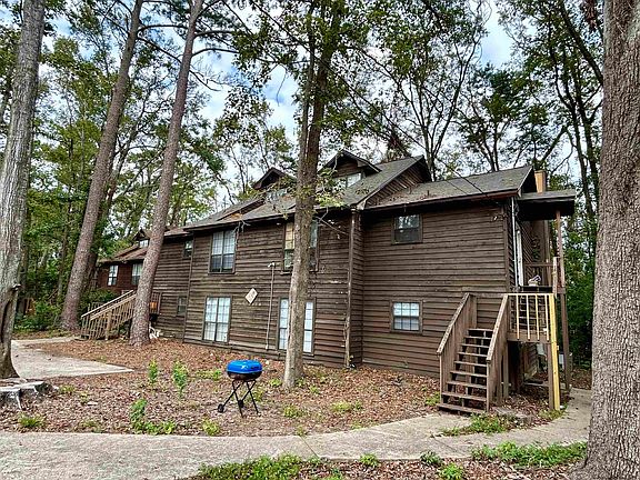 3rd image of 2928 Woodrich Dr