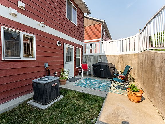 3rd image of 3048 Saddle Dr