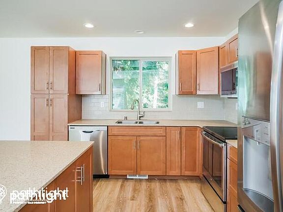 2nd image of 4034 NE Luxury Ln
