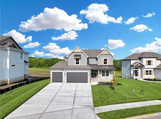 3124 SW Summit View Trl, Lees Summit, MO 64082