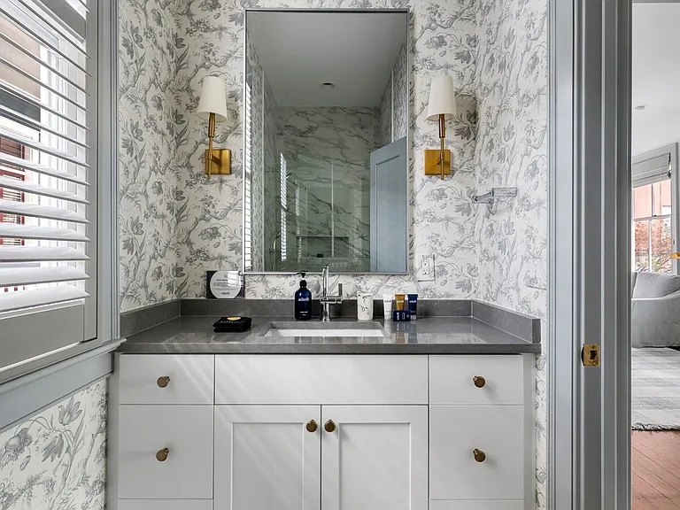 123 King St #B — Photo 3