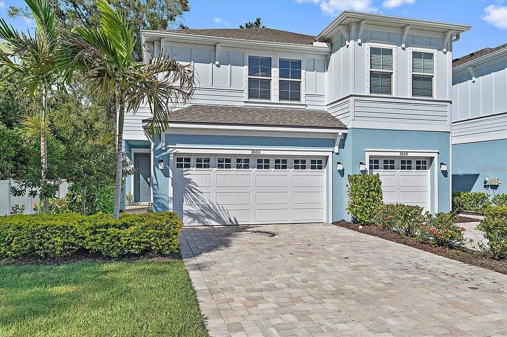 3 bed, 2.5 bath, 2221 sqft, $3,500 — Photo 1