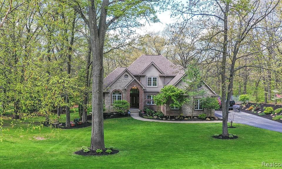 1st image of 15504 Oak Hollow Dr