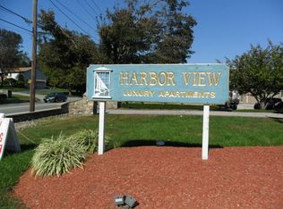 3900 Post Rd APT 102, Warwick, RI 02886