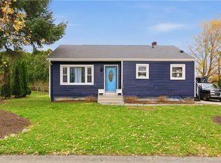 11 Roy Ave, Middletown, RI 02842