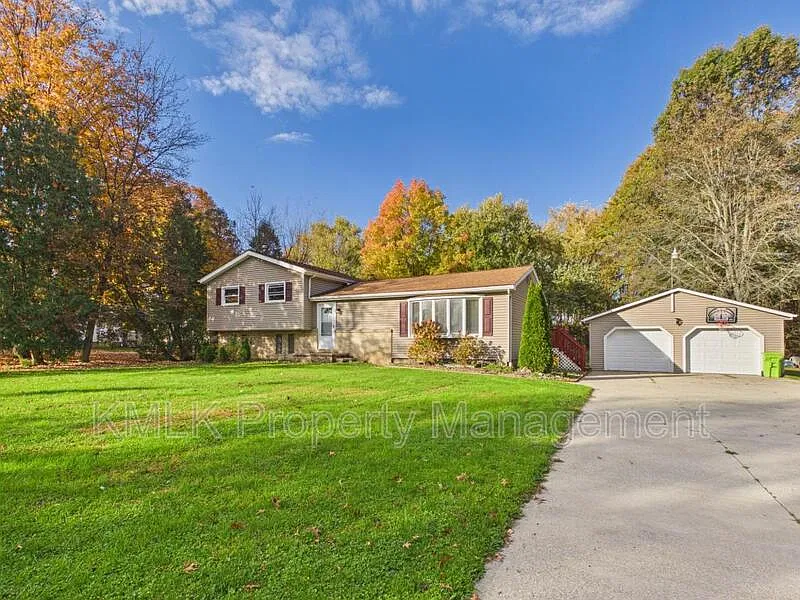 563 Hughes Dr