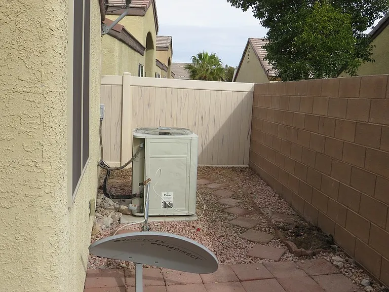 3358 Glacial Lake St — Photo 19
