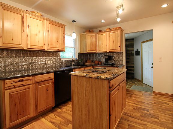 4th image of 21 Enlow Ct