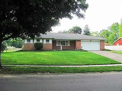 6919 Castle Manor Dr photo 1