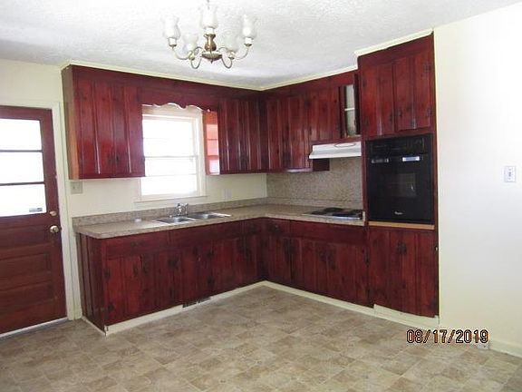 5th image of 203 Herbert St
