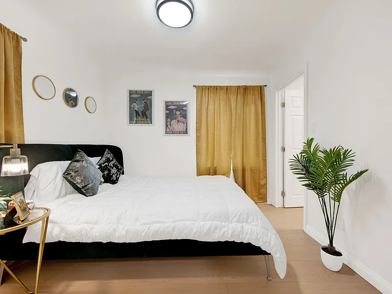 3959 S Halldale Ave — Photo 4