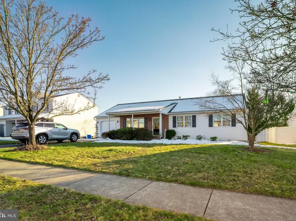 4520 Hillside Rd, Reading, PA 19606
