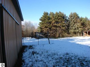 5750 S Woodruff Rd, Remus, MI 49340