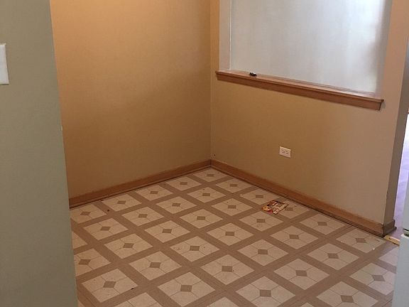 2nd image of 37 King Arthur Ct #2