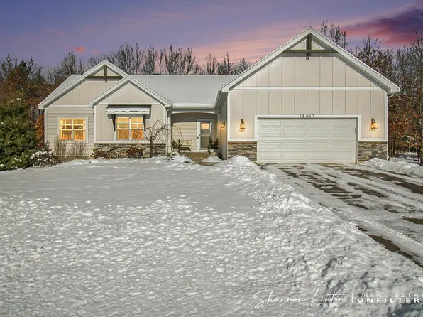 15017 Copperwood Dr, Grand Haven, MI 49417