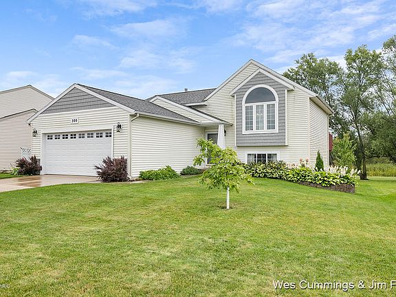 2nd image of 300 Prairie Run Dr NE