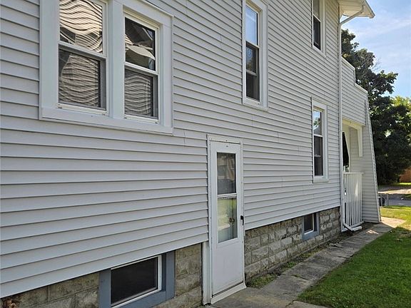 3rd image of 1733 E 47th St