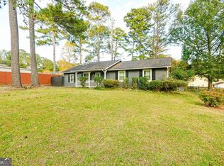 8876 Homewood Dr, Riverdale, GA