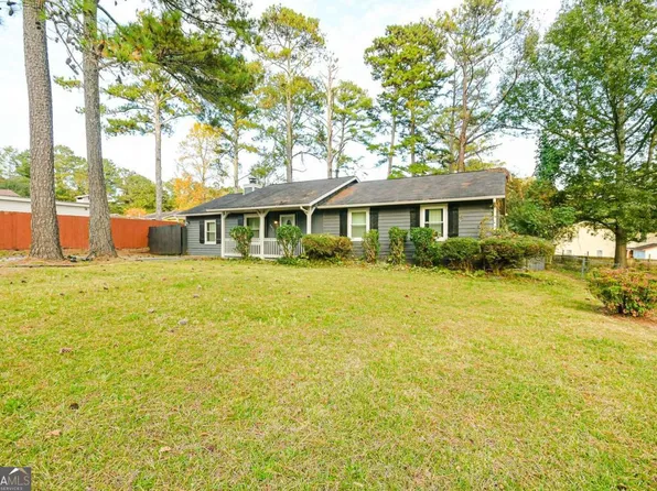 8876 Homewood Dr, Riverdale, GA 30274