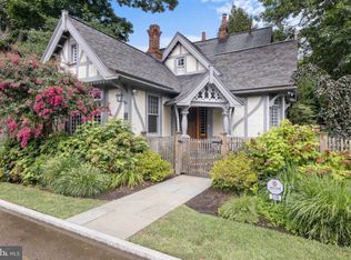 310 Fishers Rd, Bryn Mawr, PA 19010