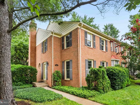 2801 Shawn Leigh Dr, Vienna, VA 22181