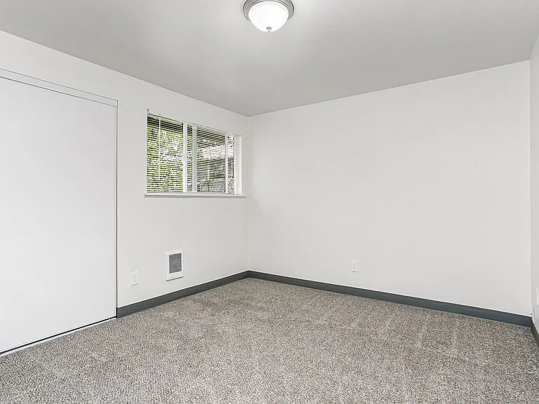 Erin Court — Photo 8