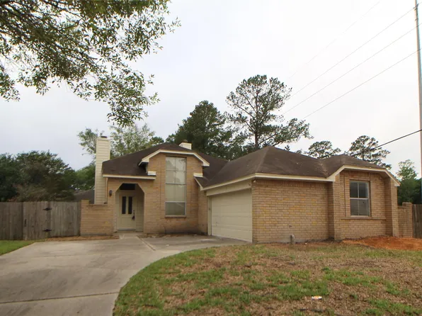 12323 Guernsey Dr, Tomball, TX 77377