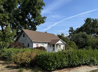 118 W J St, Springfield, OR 97477