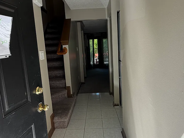 New Britain Cir — Photo 3