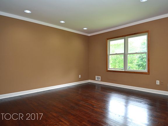3rd image of 340 Fulle Dr