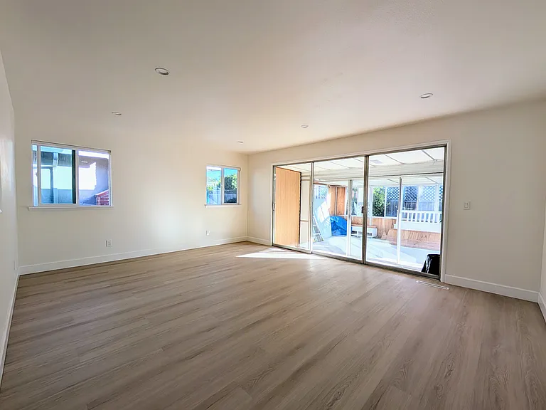 2234 Salisbury Way — Photo 3