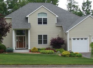 45 Meadow Ridge Dr, Pittsfield, MA 01201