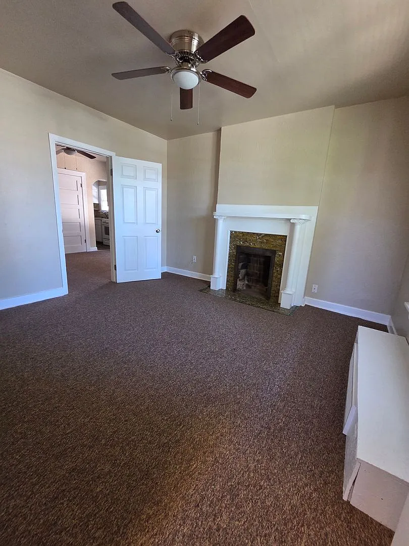 Denver Place Apts. East — Photo 4
