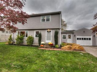 10 Cedar Dr, West Warwick, RI 02893