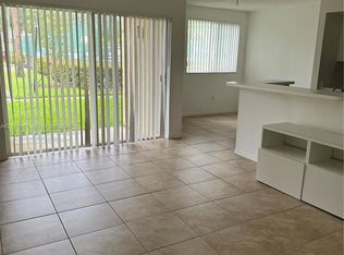 2600 S University Dr APT 104, Fort Lauderdale, FL 33328