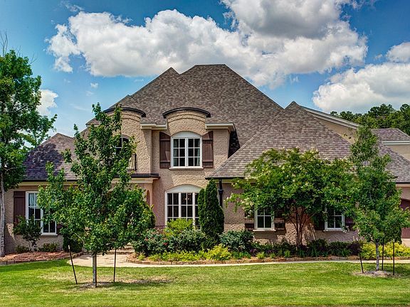 132 Courts Lane Custom Built Home