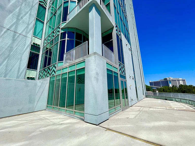 360 E Desert Inn Rd #402 — Photo 33