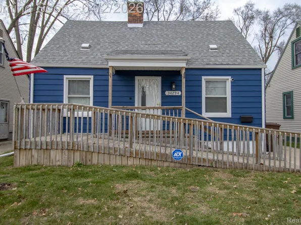34294 Glover St, Wayne, MI 48184